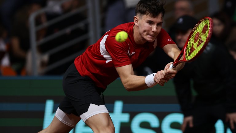 Радулов започна добре, но допусна обрат. България вече губи с 0-2 от Белгия