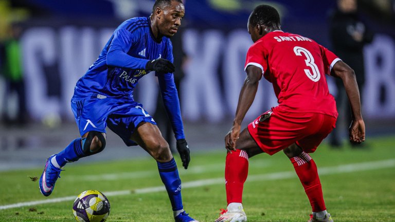 "Левски" отчая "Ботев" (Враца) с блицкриг от дебютни голове