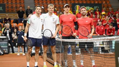 Българските тенисисти не успяха да вземат мач на Белгия