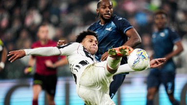 Юве се спаси от загуба в 96-ата минута и остана в топ 4