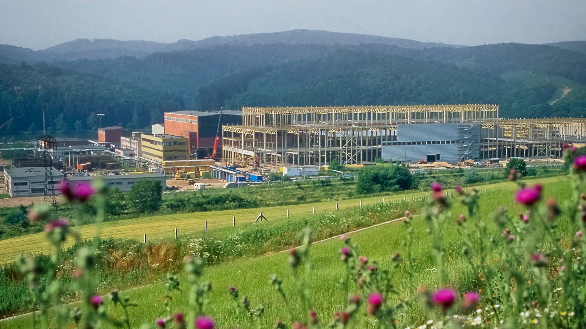 В началото на 90-те години всичко все още е било строителна площадка