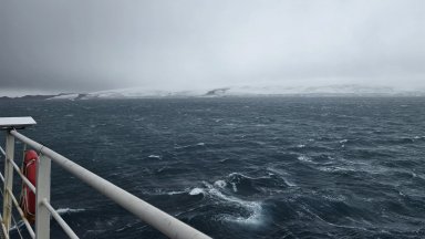 Силна буря удари българската антарктическа експедиция