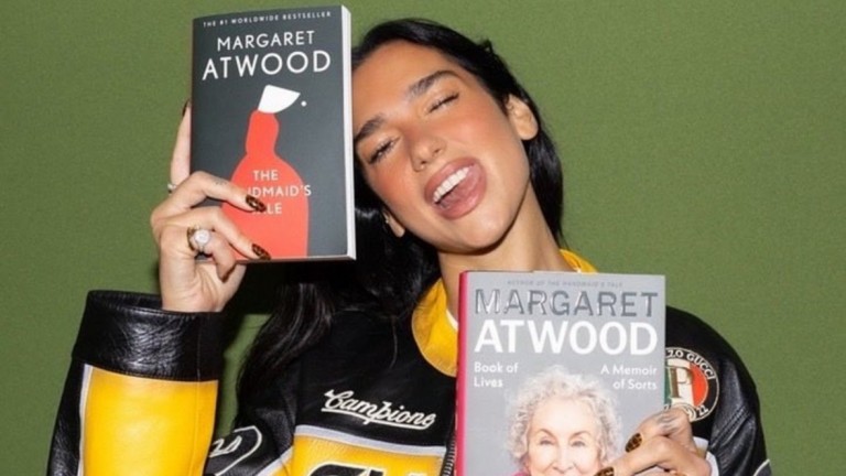 Дуа Липа избра романа на Рене Карабаш