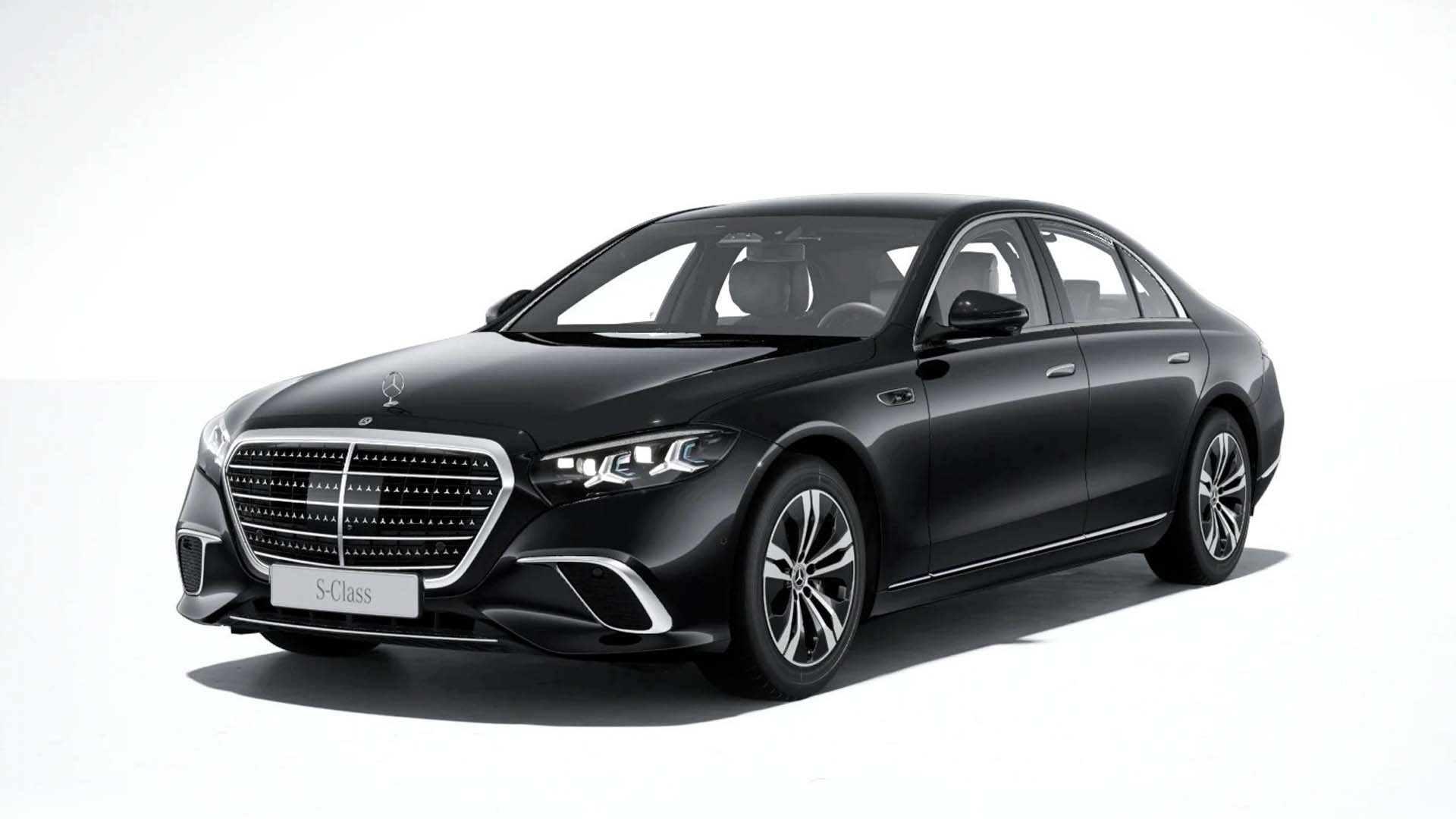 Базовата версия на Mercedes-Benz S-Class струва 121 356 евро в Германия