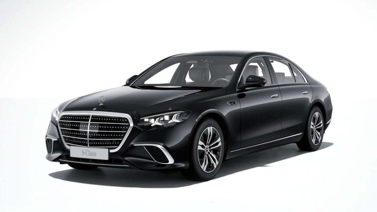 Базовата версия на Mercedes-Benz S-Class струва 121 356 евро в Германия