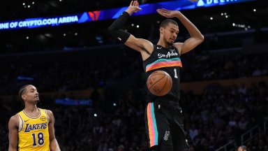 Извънземният Уембаняма превзе Лос Анджелис с 40 точки за абсурдно малко време