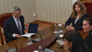 Йотова посреща утре Гюров в президентството със състава на служебния кабинет