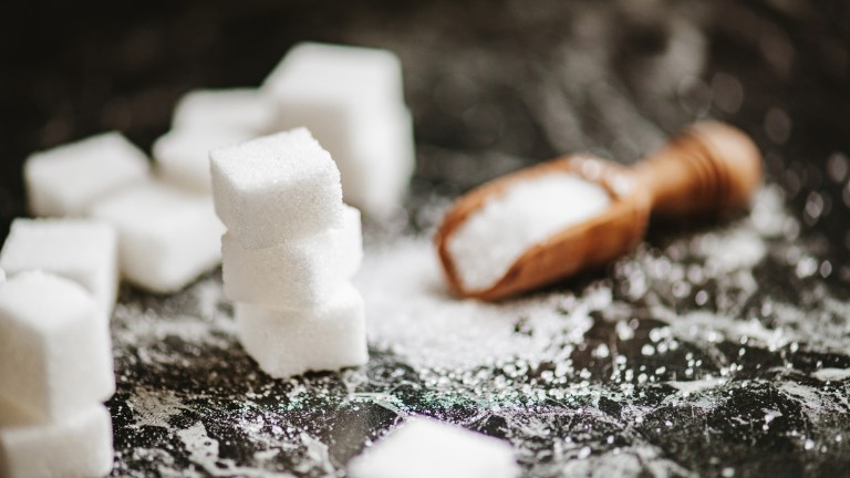 Лекарствата за отслабване сринаха цената на захарта до петгодишно дъно