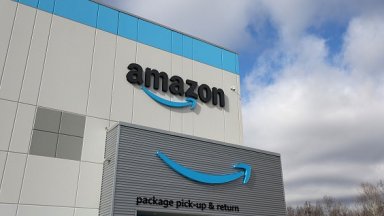 Данъчна полиция влезе в офисите на Amazon в Италия