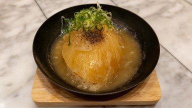 Спорната супа за 100 долара, която според Гордън Рамзи "няма никакъв вкус"