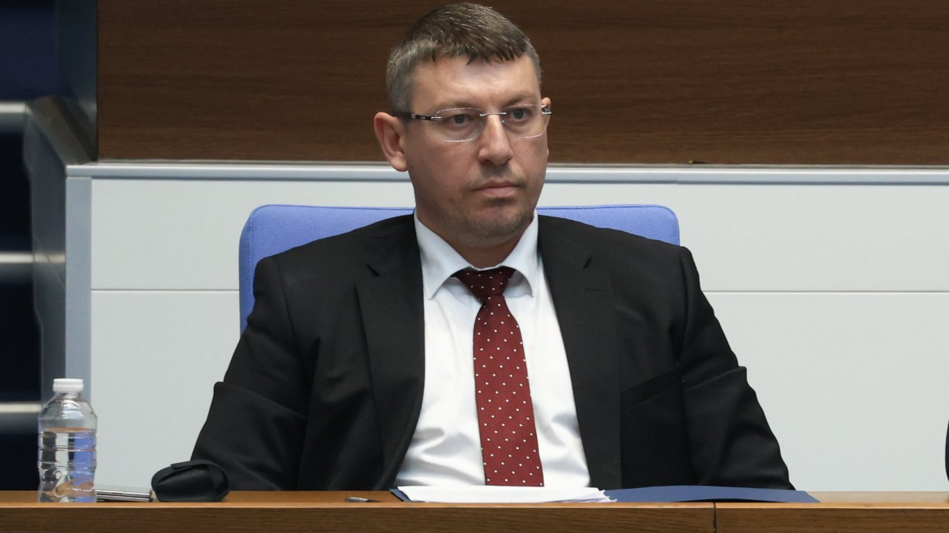 Кабинетът "Гюров" оттегли предложението на кабинета "Желязков" за титулярен шеф на ДАНС