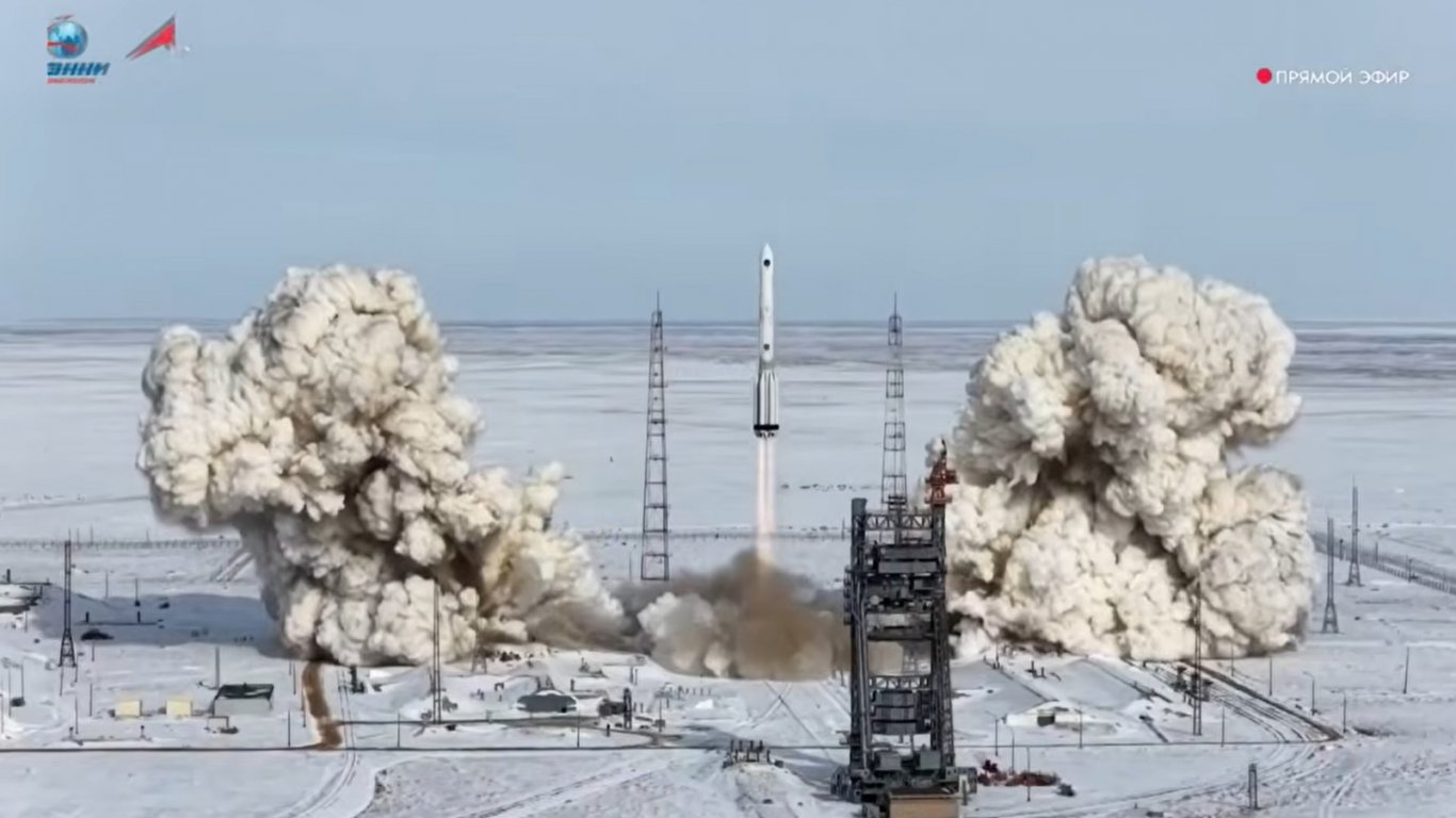 Русия изстреля "съветската" ракета Протон-М