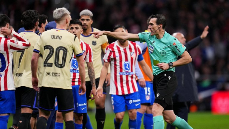 Заради технически проблем: Ръчен ВАР отменил гола на Барса срещу Атлетико