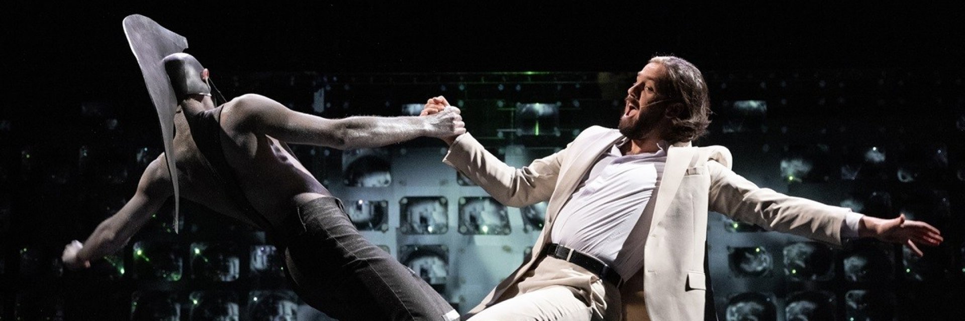 "Едип и пророците" - мащабният визуален спектакъл на Диана Добрева гостува за първи път в Габрово