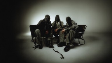 Венера по Залез: Нов мистериозен музикален проект изгрява с "фигури", но без имена