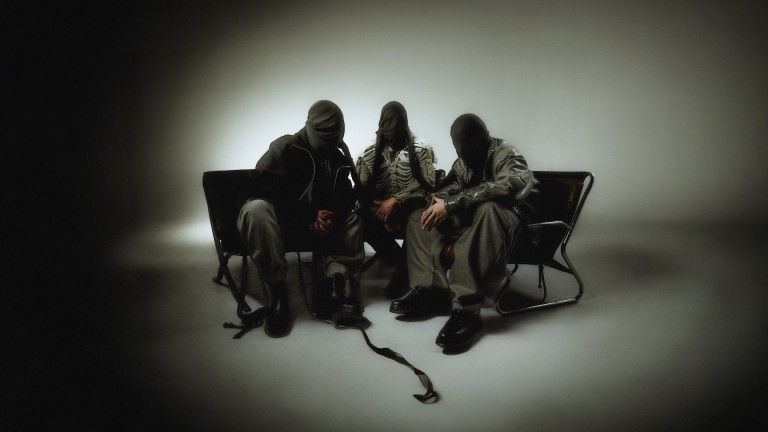 Венера по Залез: Нов мистериозен музикален проект изгрява с "фигури", но без имена