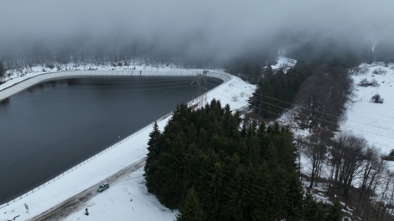Мъжът, открил телата в хижа "Петрохан", е напуснал България