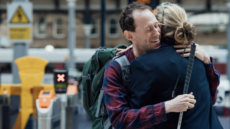 Книжното тяло и духът на поезията - как звучи една библиотека, когато я "прочетем" със затворени очи