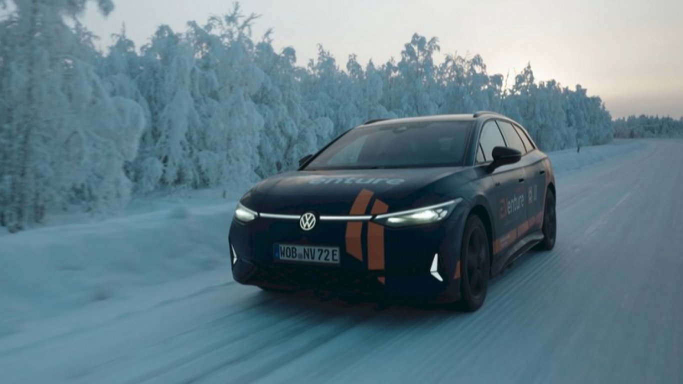 Volkswagen ID.7 прекоси Полярния кръг, за да докаже, че електромобилите издържат на студ