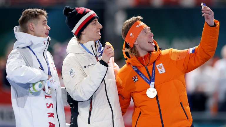 Сблъсък на поколенията: 20 години разделят двама от олимпийските медалисти в кънките