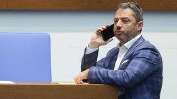 Делян Добрев подава оставка като депутат и напуска ГЕРБ
