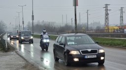 Пътната обстановка днес: Сухи пътища и десетки ремонти