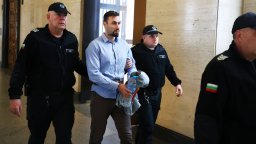 Обрат по делото за убитата и изхвърлена в куфар Евгения: Оправдаха бащата, намалиха на 20 г. присъдата на сина