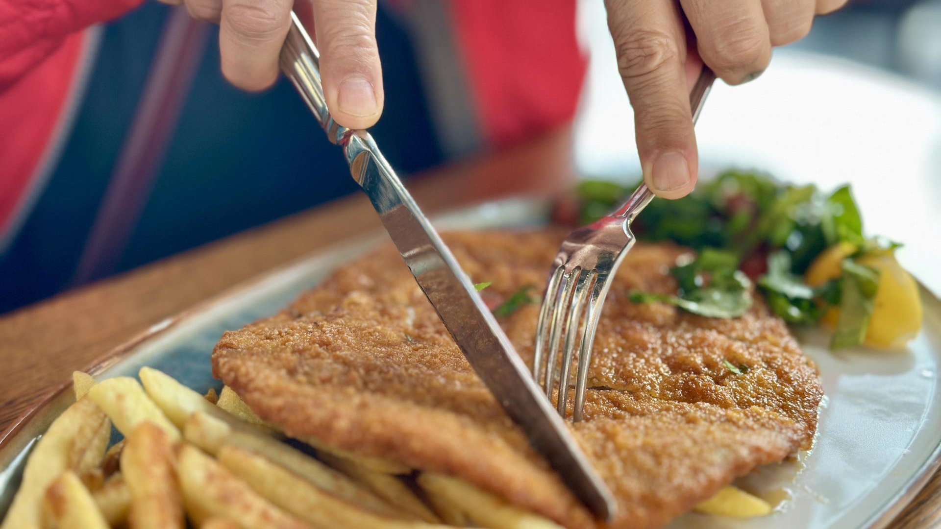 На тиган или на фурна: Как да си приготвим шницелите у дома