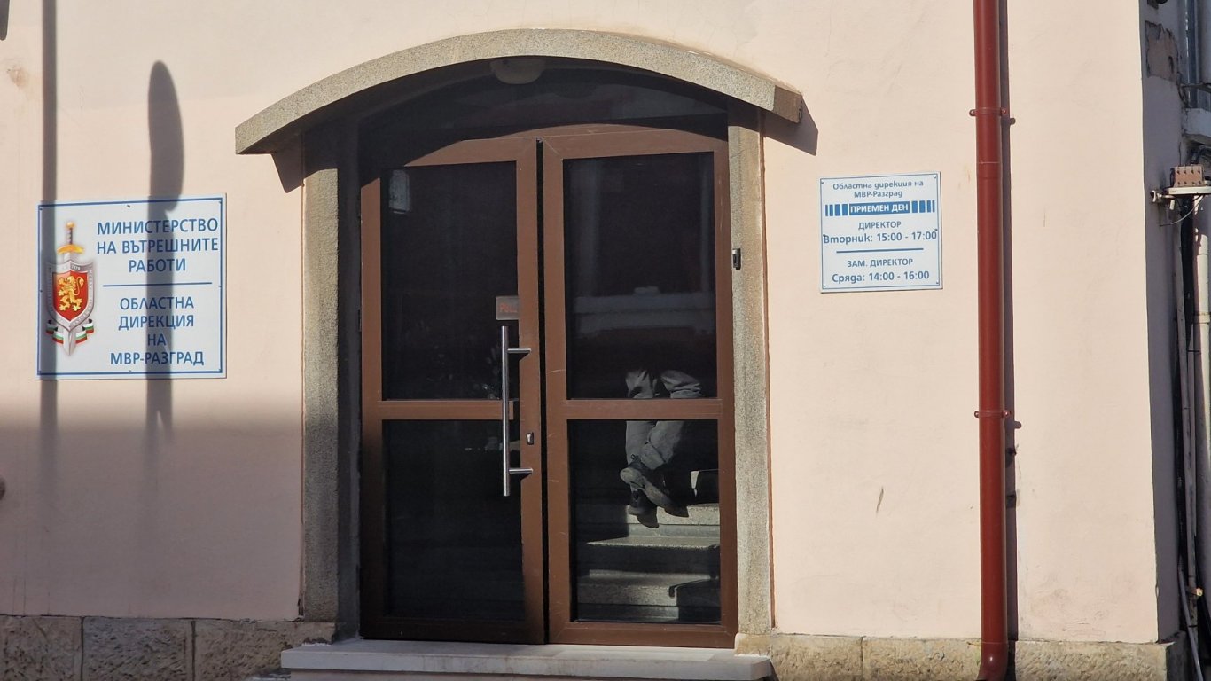 Спешна проверка в Разград: 16-годишно момиче припадна след алкохолен запой в нощен клуб
