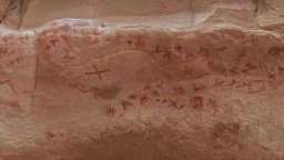 Археолози откриха скални рисунки и надписи на десет хиляди години в Южен Синай