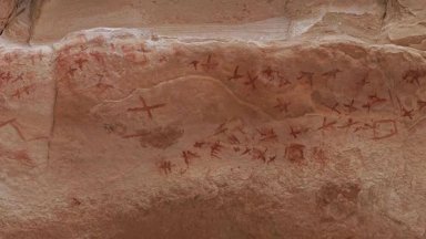 Археолози откриха скални рисунки и надписи на десет хиляди години в Южен Синай