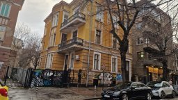 Партията на Доган с нов офис в центъра на София