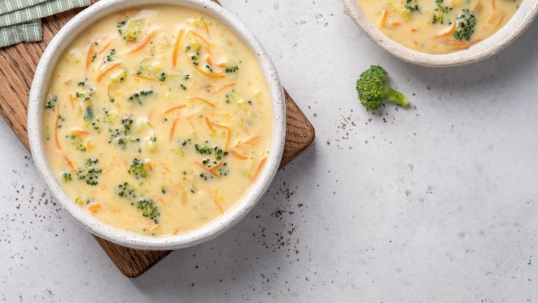 Супа с карфиол и топено сирене