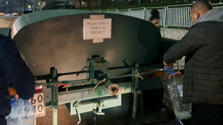 Нова авария пак спря водата в Шумен часове след пускането й