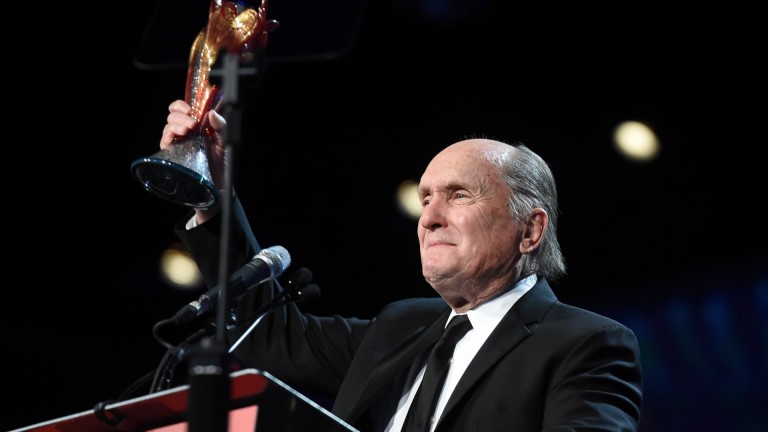 Груб като кален ботуш и естествен като дишането: Дювал създаде своя митология