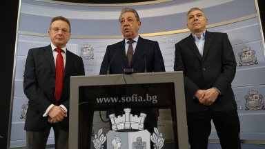 Общински съветници искат комисия да провери сделката за доставка на автобуси в София