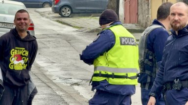 Пиян шофьор в гонка с 5 патрулки в Хасково (снимки)