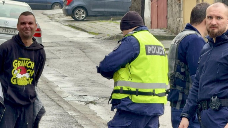 Пиян шофьор в гонка с 5 патрулки в Хасково (снимки)