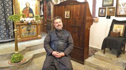 Духовенството в Сливен подкрепя решението за разпопения свещеник
