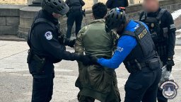 Въоръжен с пушка опита да влезе в Конгреса на САЩ