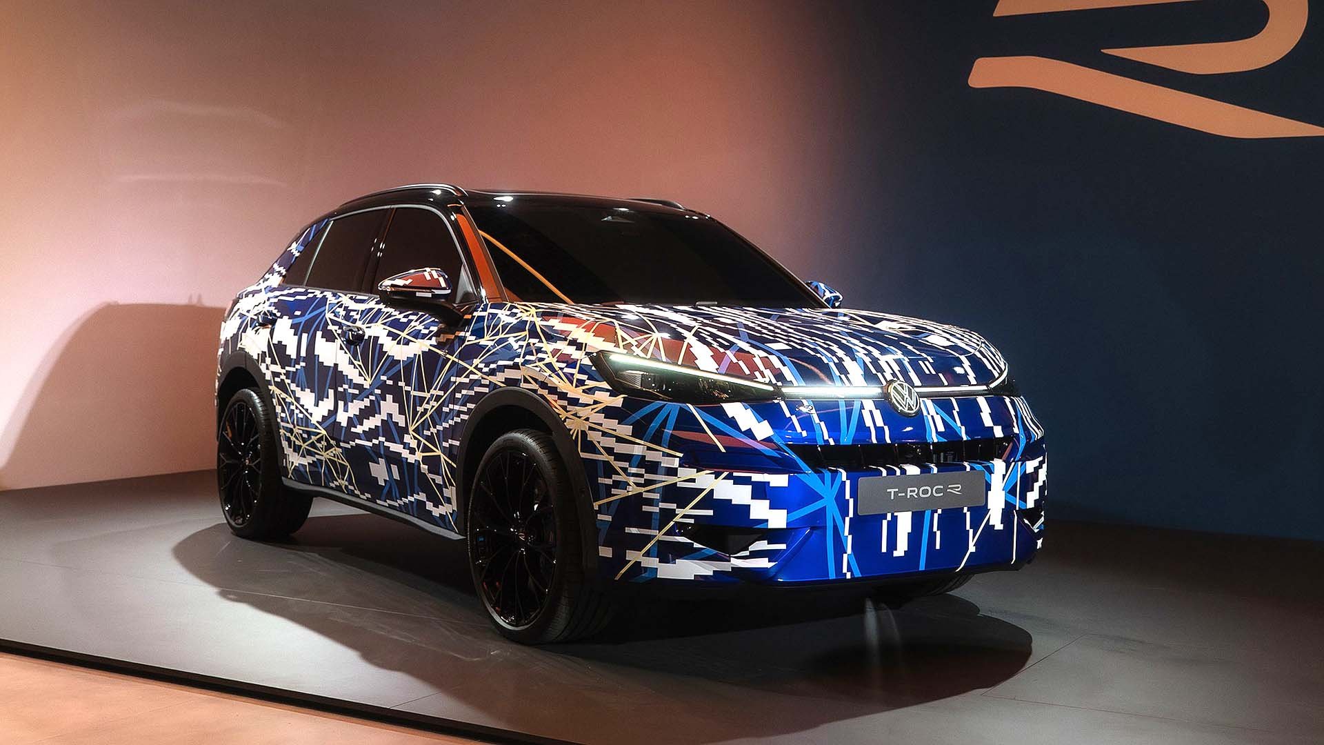 Volkswagen подготвя премиерата на новия T-Roc R