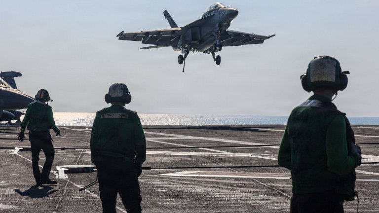 САЩ готови за удар по Иран този уикенд, Тръмп не е решил, Лавров предупреди за последиците