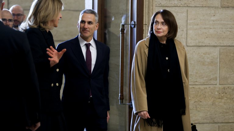 На живо: Служебният кабинет "Гюров" положи клетва пред Народното събрание