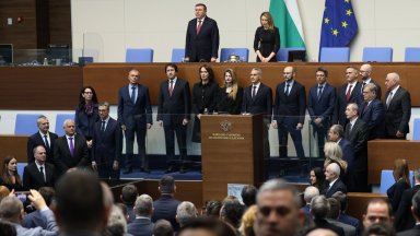 Служебният кабинет "Гюров" положи клетва пред Народното събрание