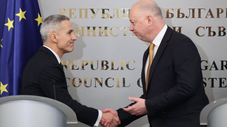 Росен Желязков предаде властта на Андрей Гюров (снимки/видео)