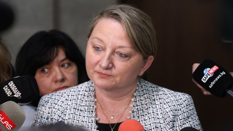 Сачева: Не сме съгласни, че президентът не носи отговорност за кабинета