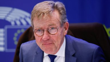 Проверяват евродепутат, нагрубил охранител в ЕП след забележка за изтекъл пропуск