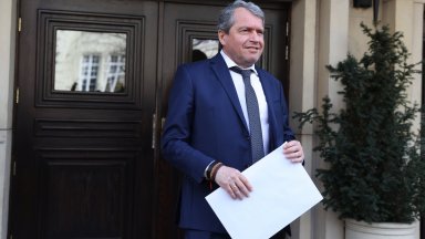 Тошко Йорданов поиска от МВР досието на вицепремиера Стоил Цицелков (снимки)