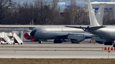 Летището в София ще бъде отворено само за военни полети в малките часове на 23 и 24 февруари