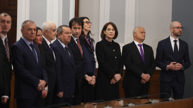 Новите министри поеха щафетата от предшествениците си. Кой какво обеща? (снимки)